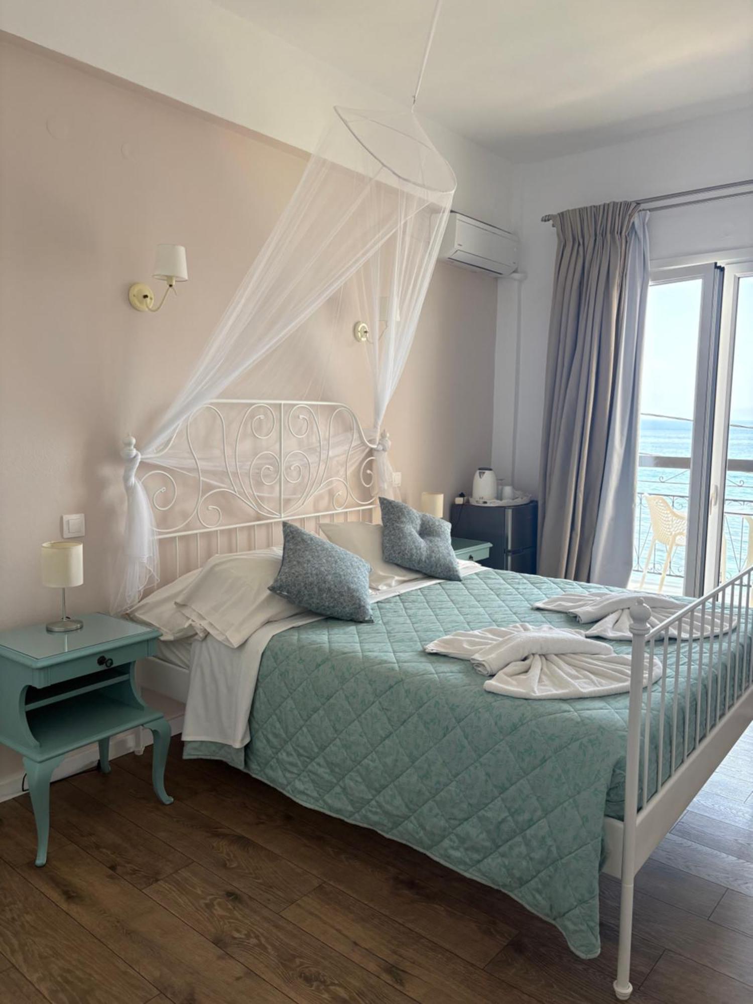 Eros Hotel 2*
